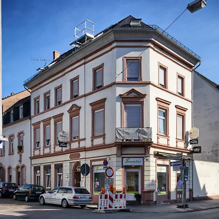 Lägenhet Marx - Charmantes Im Stadtzentrum Von - Bis 6 Gaeste, 2 Schlafzimmer, Wlan & Waschmaschine *